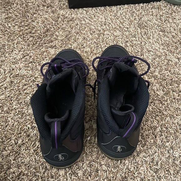 Kicks - Picture 4 of 5